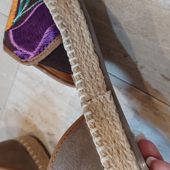 Stunning Mexico Lindo Floral Espadrilles - Picture 6 of 13